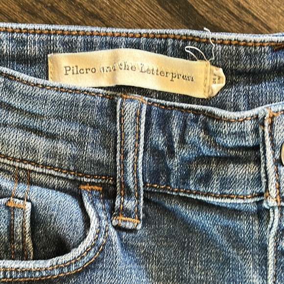 Anthropologie Pilcro Slim Boyfriend Distressed Jean Denim Shorts 28 EUC - Picture 5 of 8